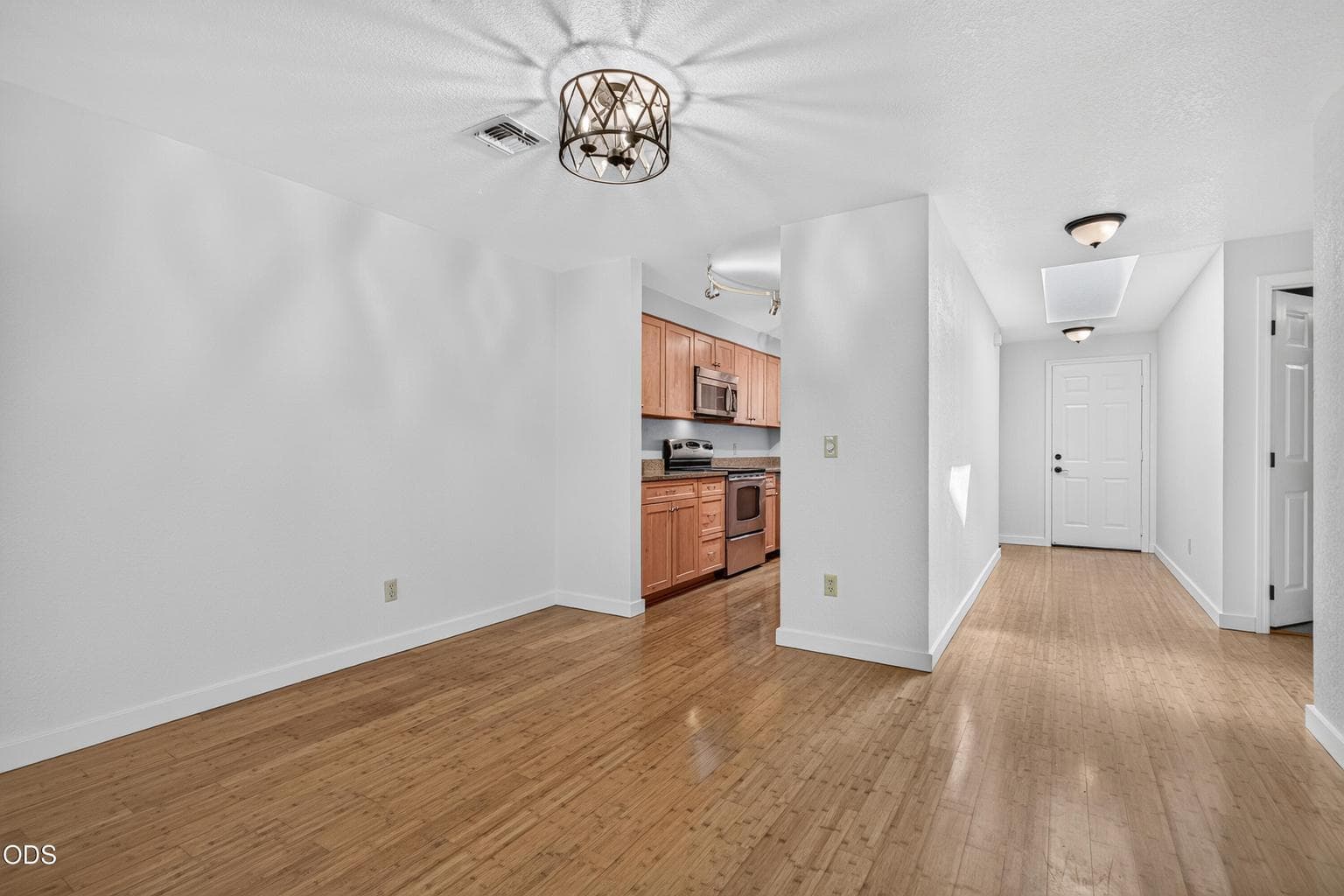 Photo of 241 Clay Street 5 of 25