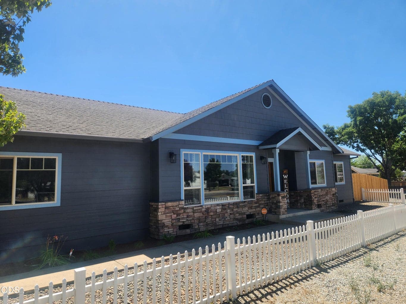 Photo of 3806 Valley Meadows Drive 2 of 35