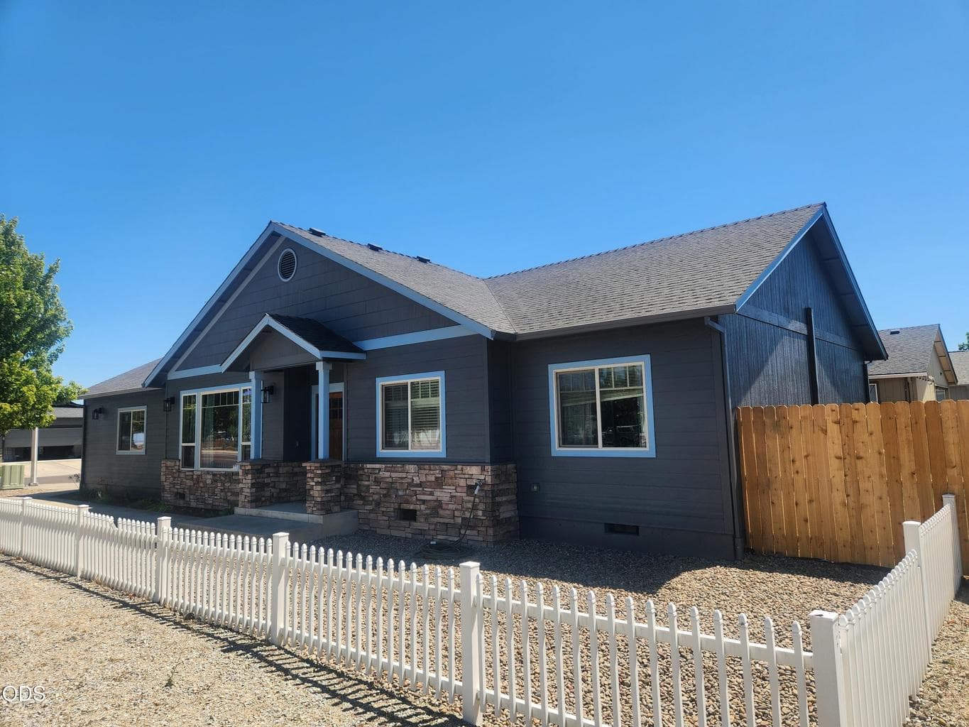 Photo of 3806 Valley Meadows Drive 3 of 35
