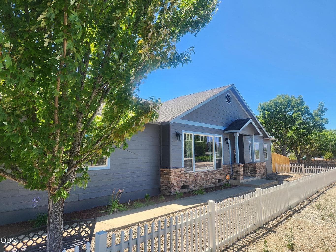Photo of 3806 Valley Meadows Drive 4 of 35
