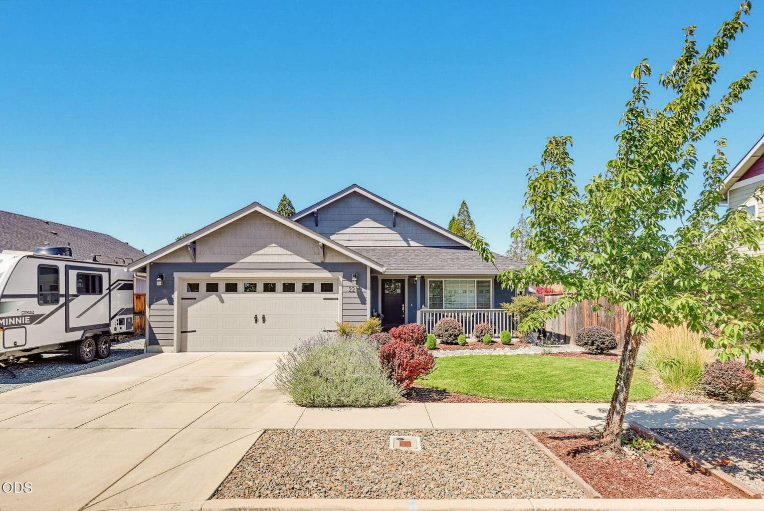 Photo of 2210 Westwood Drive 3 of 36