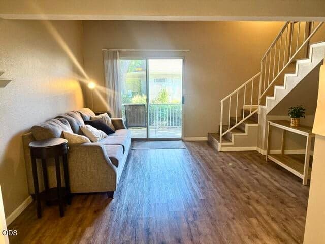 Photo of 2101 Poplar Drive 3 of 19