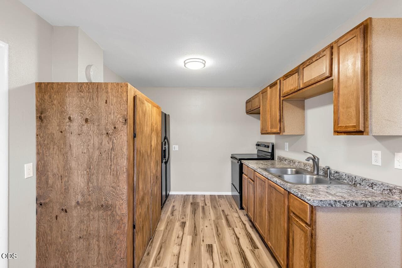 Photo of 506 Clark Street 4 of 23