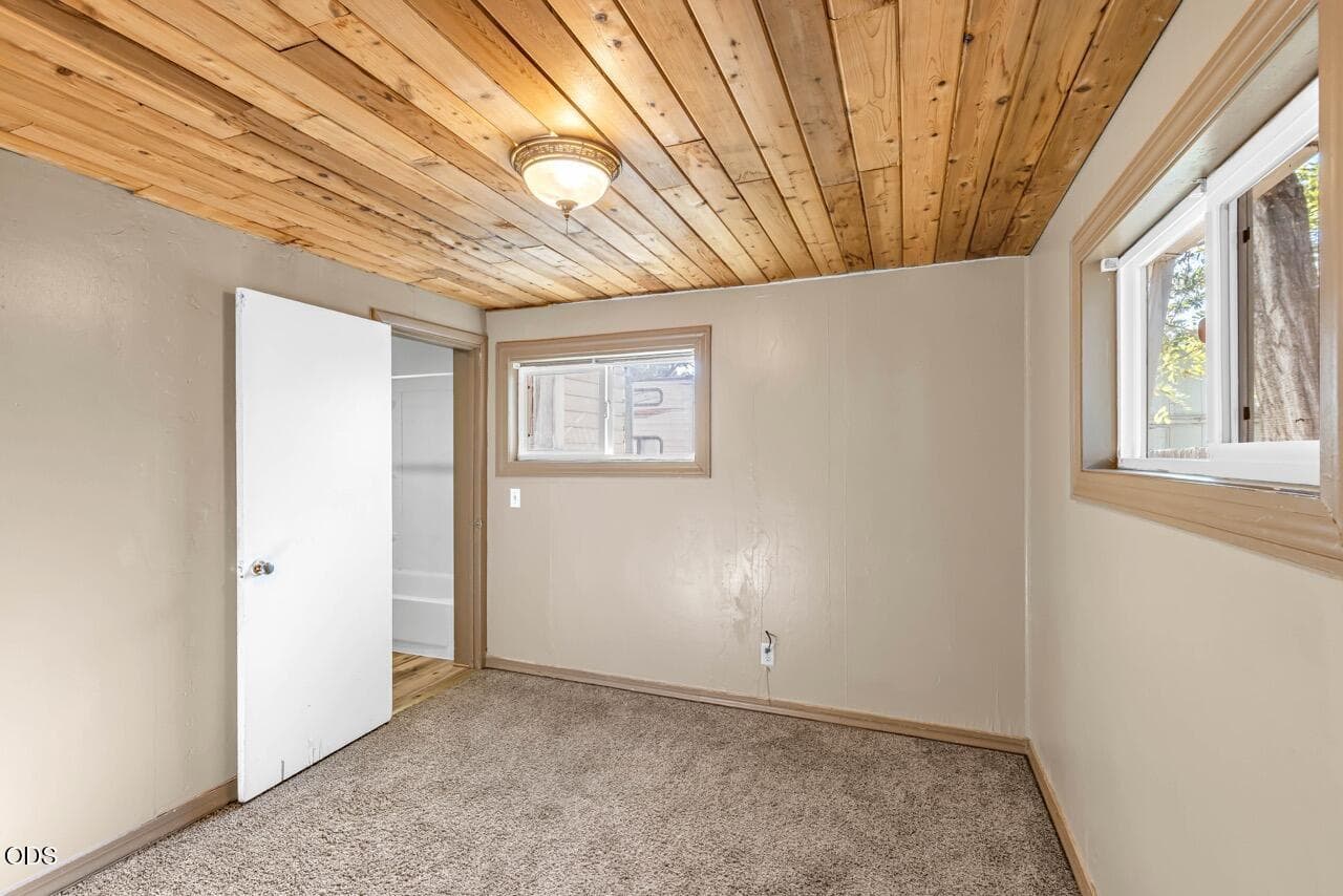 Photo of 506 Clark Street 5 of 23