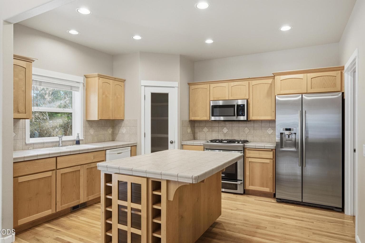 Photo of 1374 NW Fort Clatsop Street 13 of 30