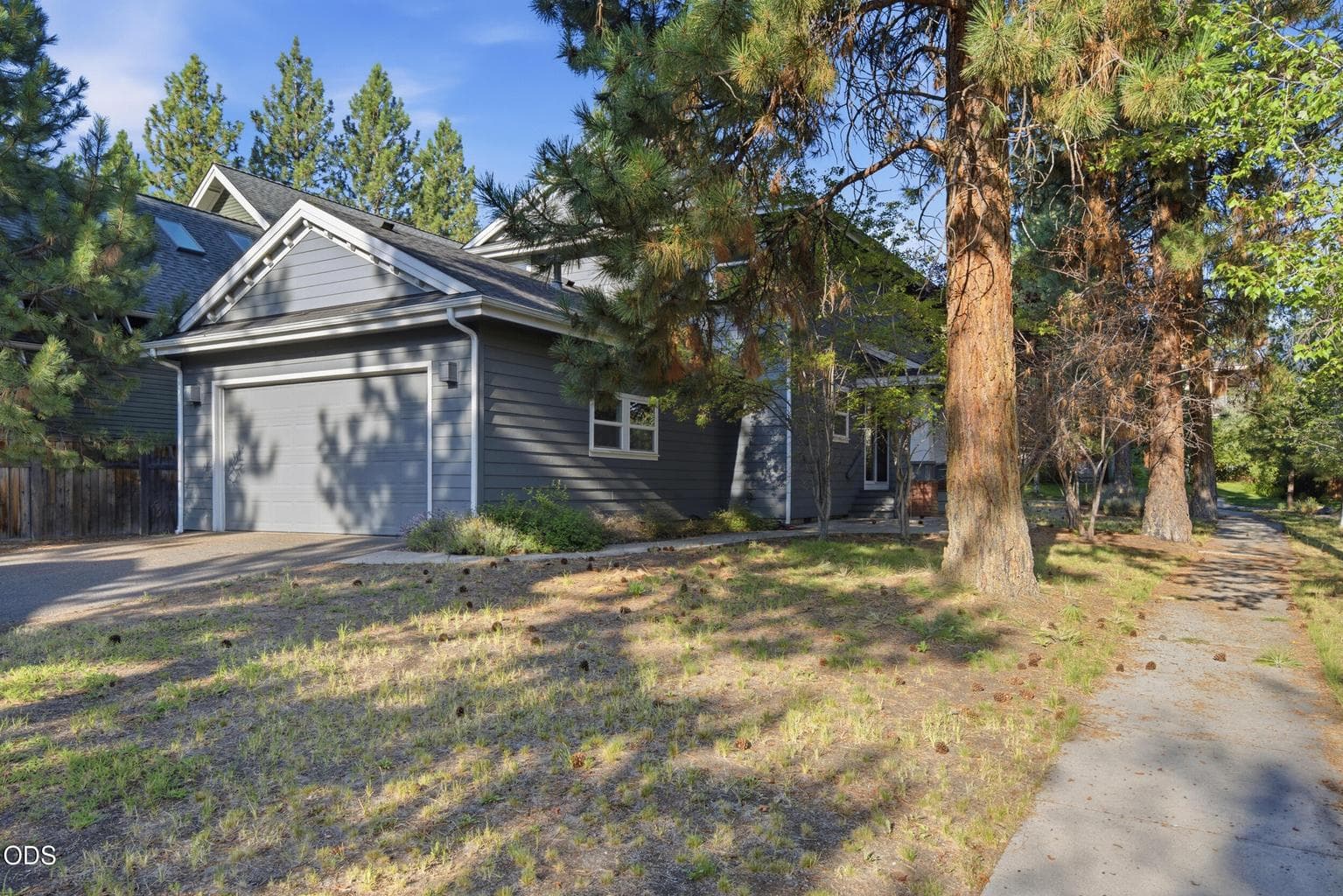 Photo of 1374 Fort Clatsop Street 3 of 30