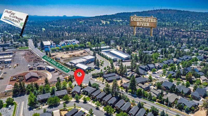 The Deschutes River Trail Access is only a few blocks. Nearby Parks are Sawyer Park and Riley Ranch Reserve.