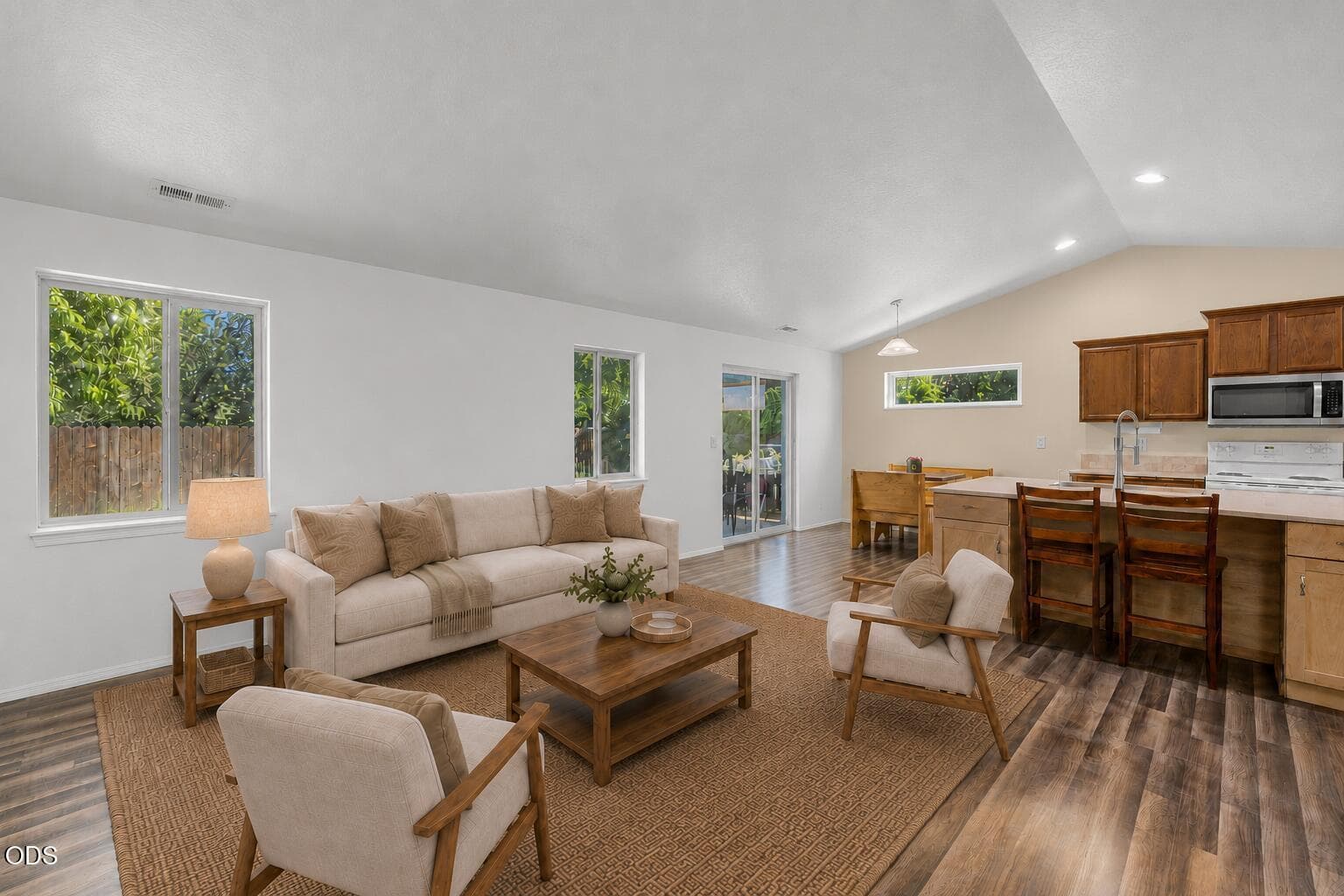 Photo of 252 33rd Drive 4 of 31