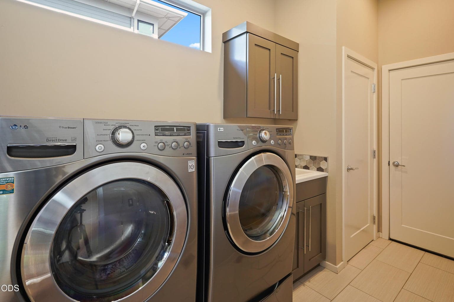 Photo of 2749 NW Shields Drive 39 of 49