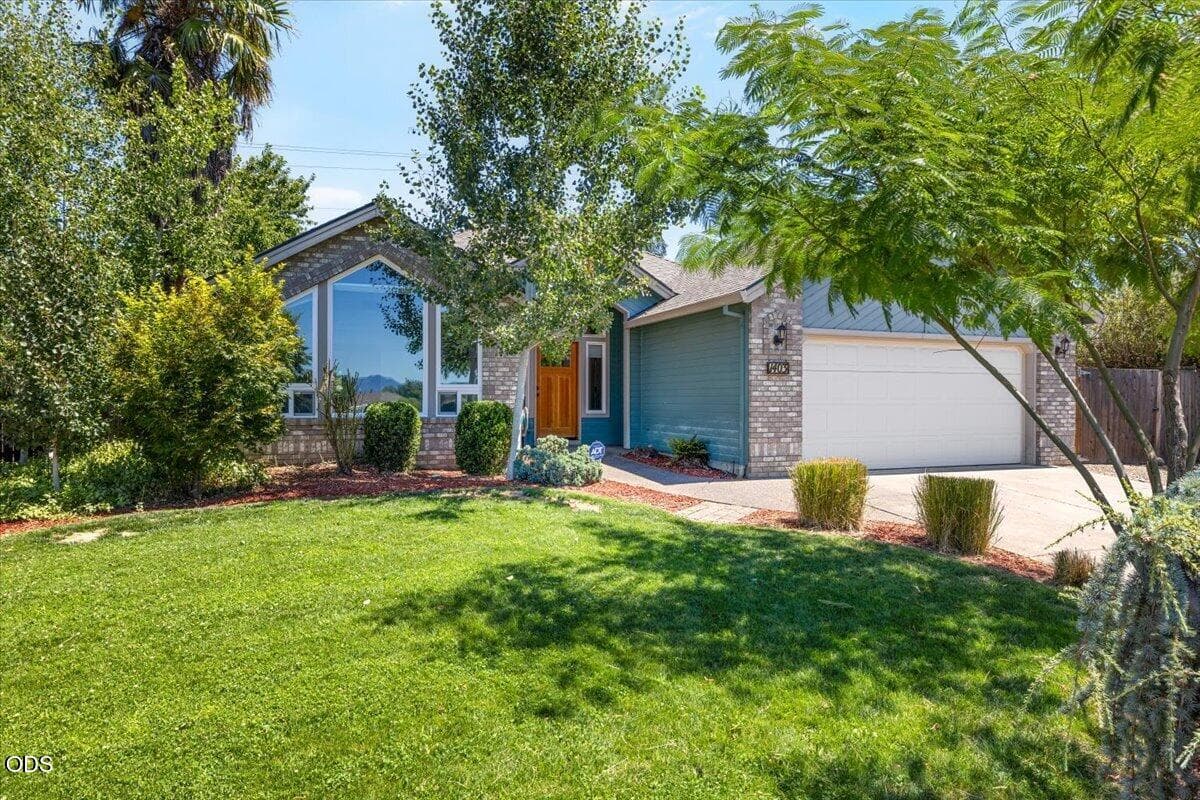 Photo of 1403 Larson Creek Drive 1 of 27