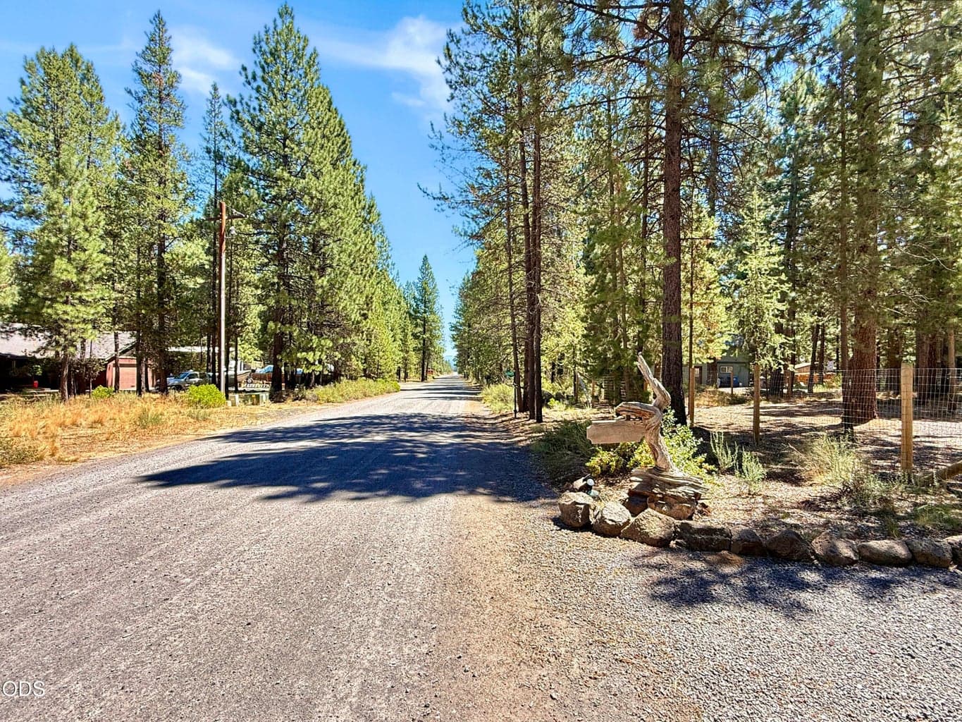 Well-maintained access on Jacinto Rd puts this homesite within easy reach year-round.