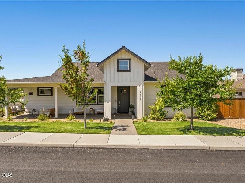 Photo of 3573 47th Street 1 of 101