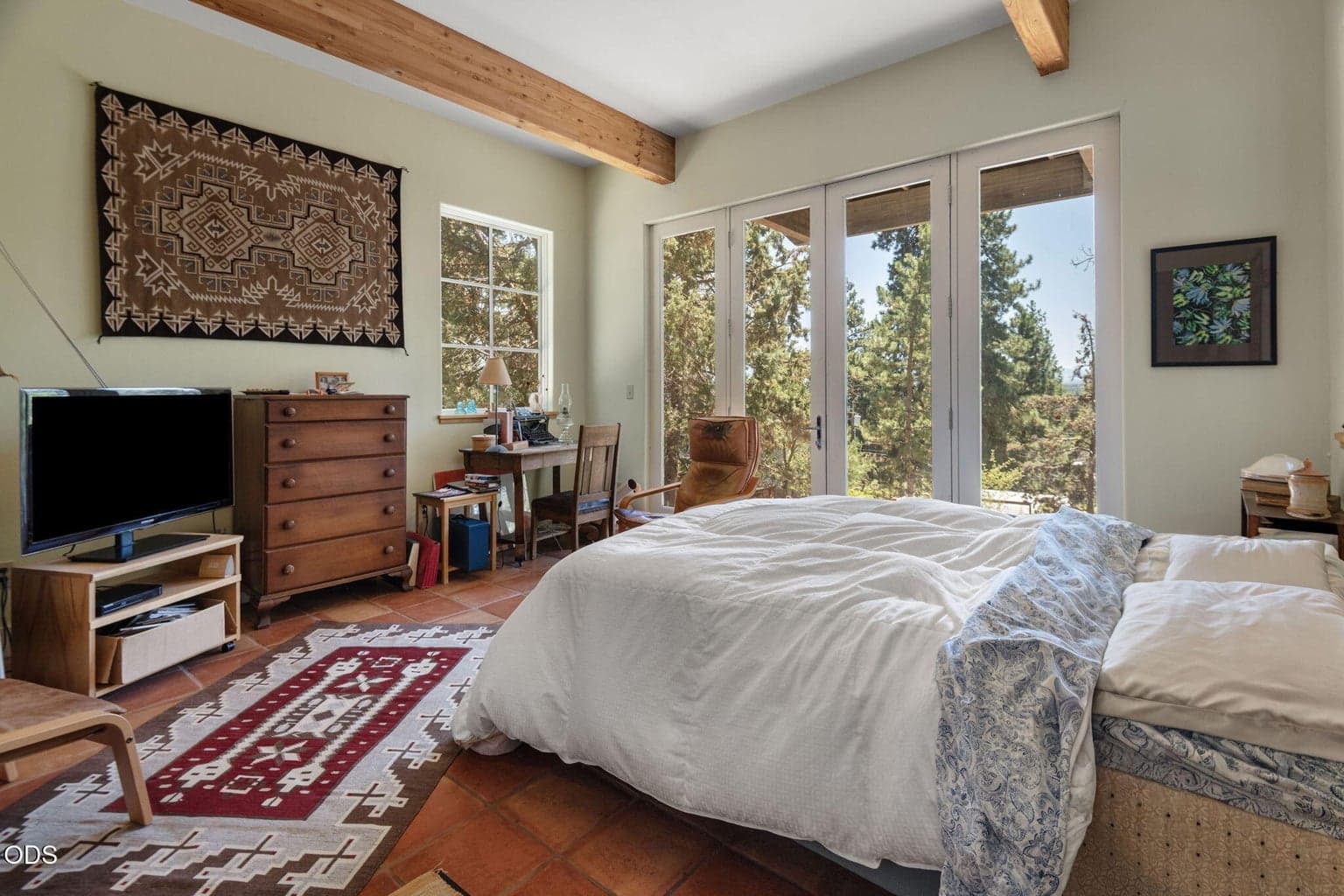 Photo of 1265 Saginaw Avenue 5 of 18