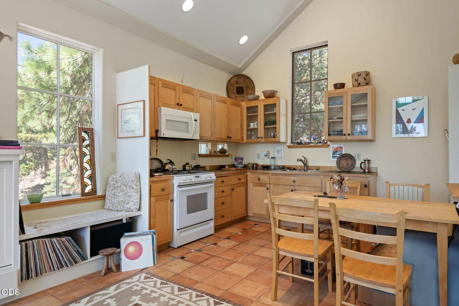 Compact yet open kitchen & dining space...
