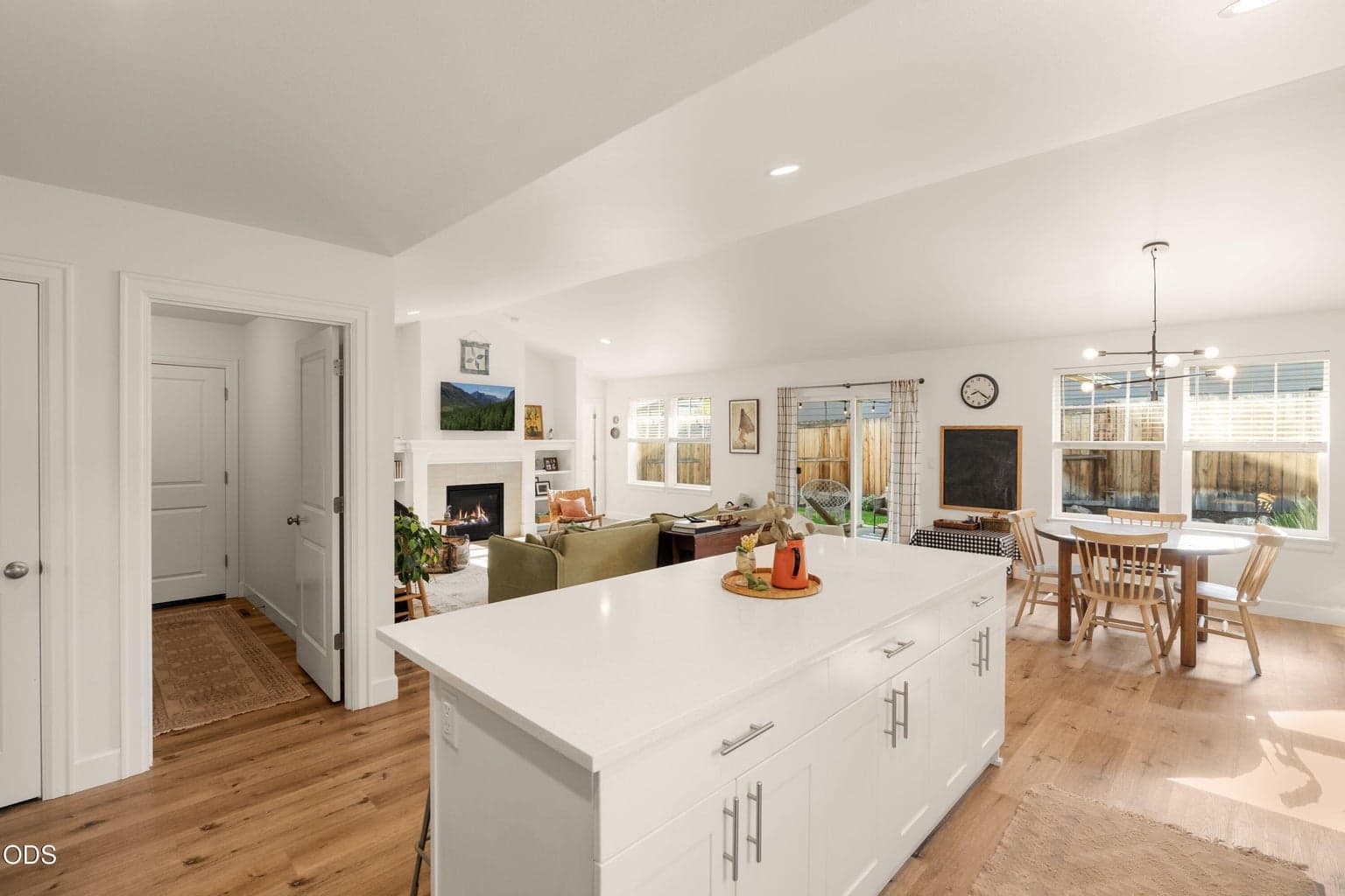 Photo of 320 NW 33rd Street 12 of 33