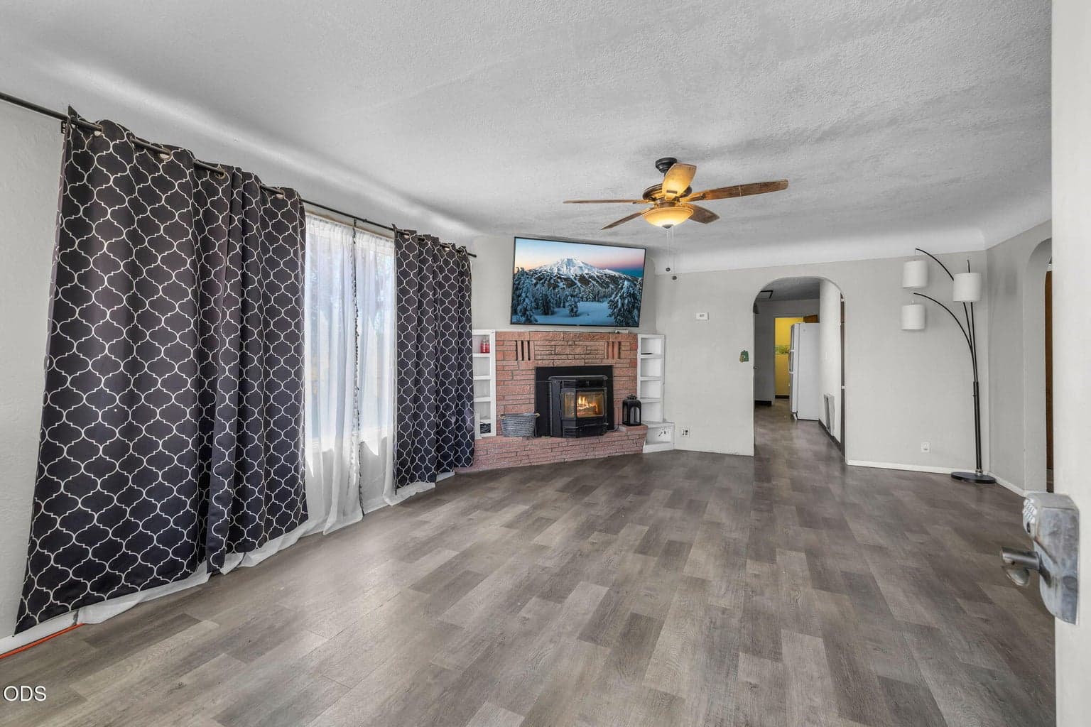 Photo of 4308 Collins Drive 2 of 49