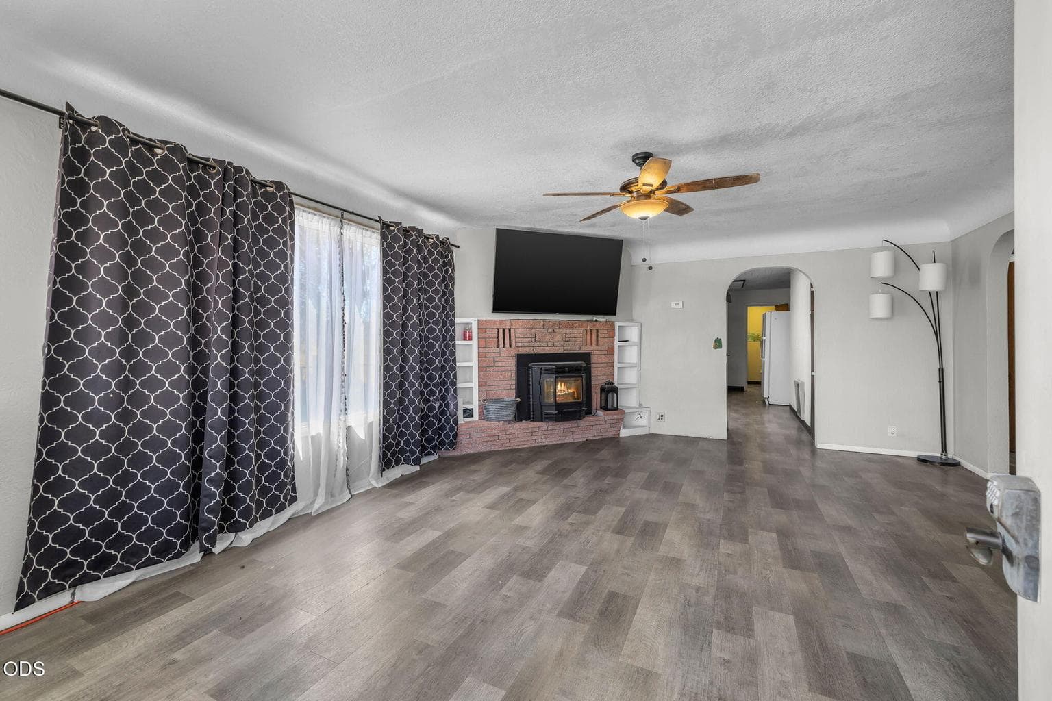 Photo of 4308 Collins Drive 3 of 49