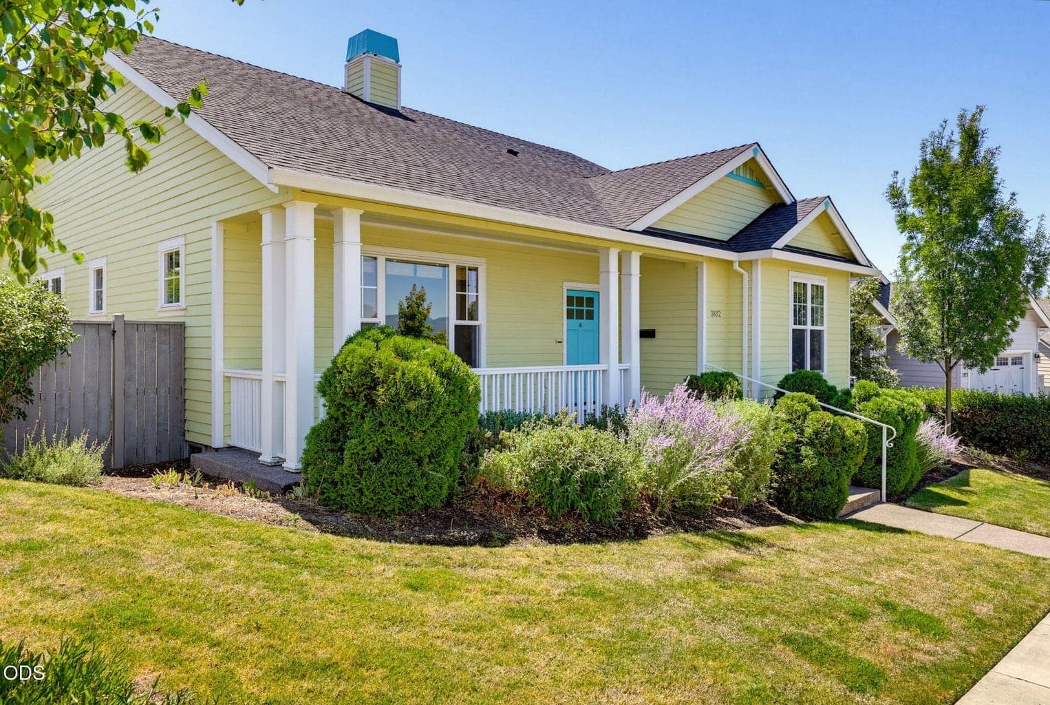 Photo of 3832 Sherwood Park Drive 2 of 42