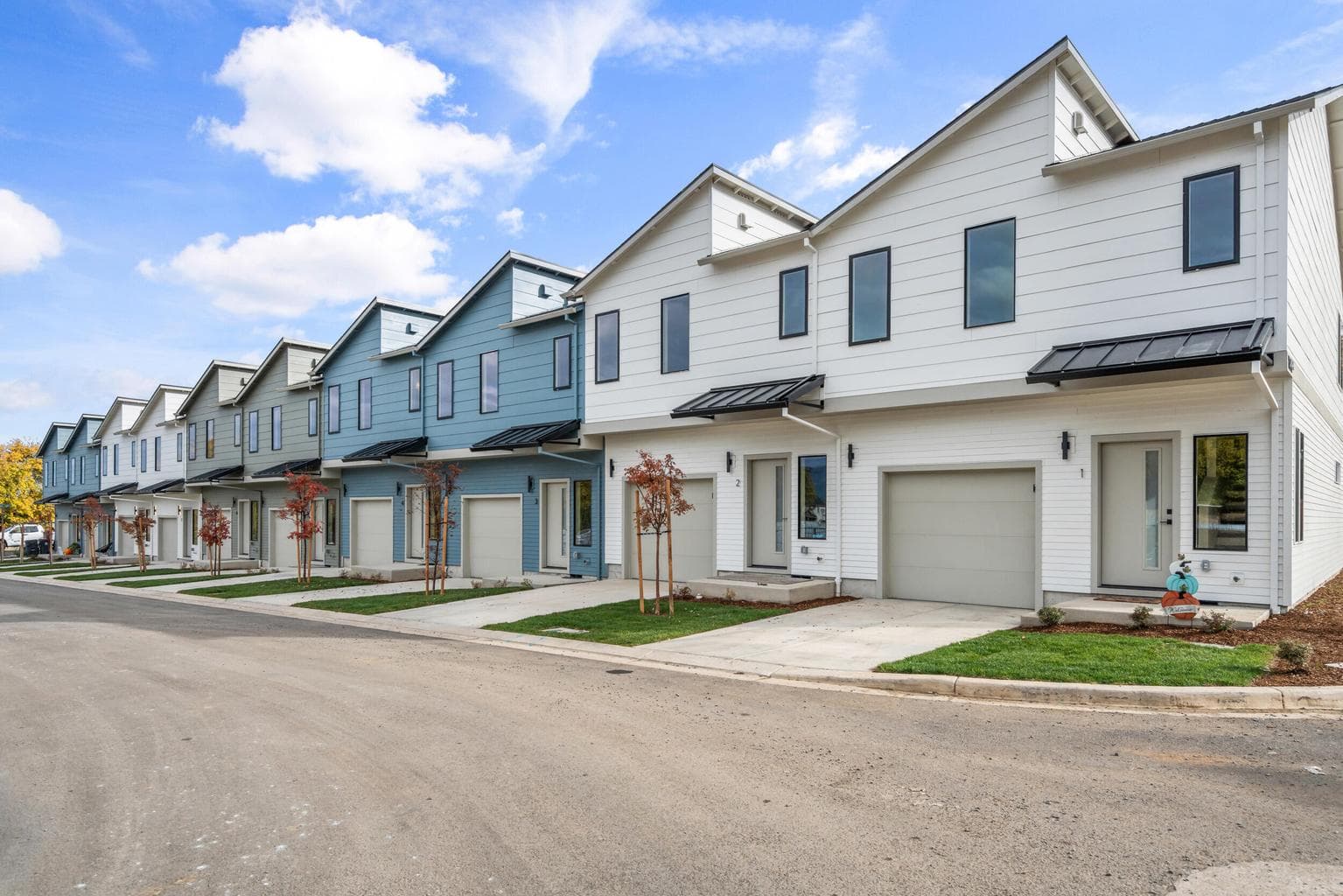 Photo of 2028 Sunset Drive 4 of 26