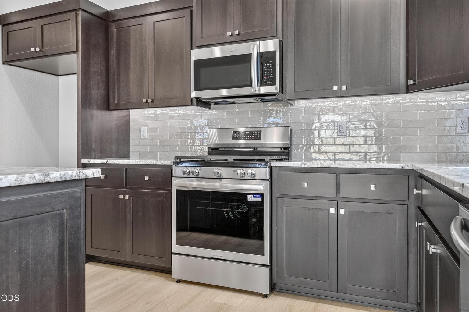 Photo of 3233 Garner Way 1 of 33