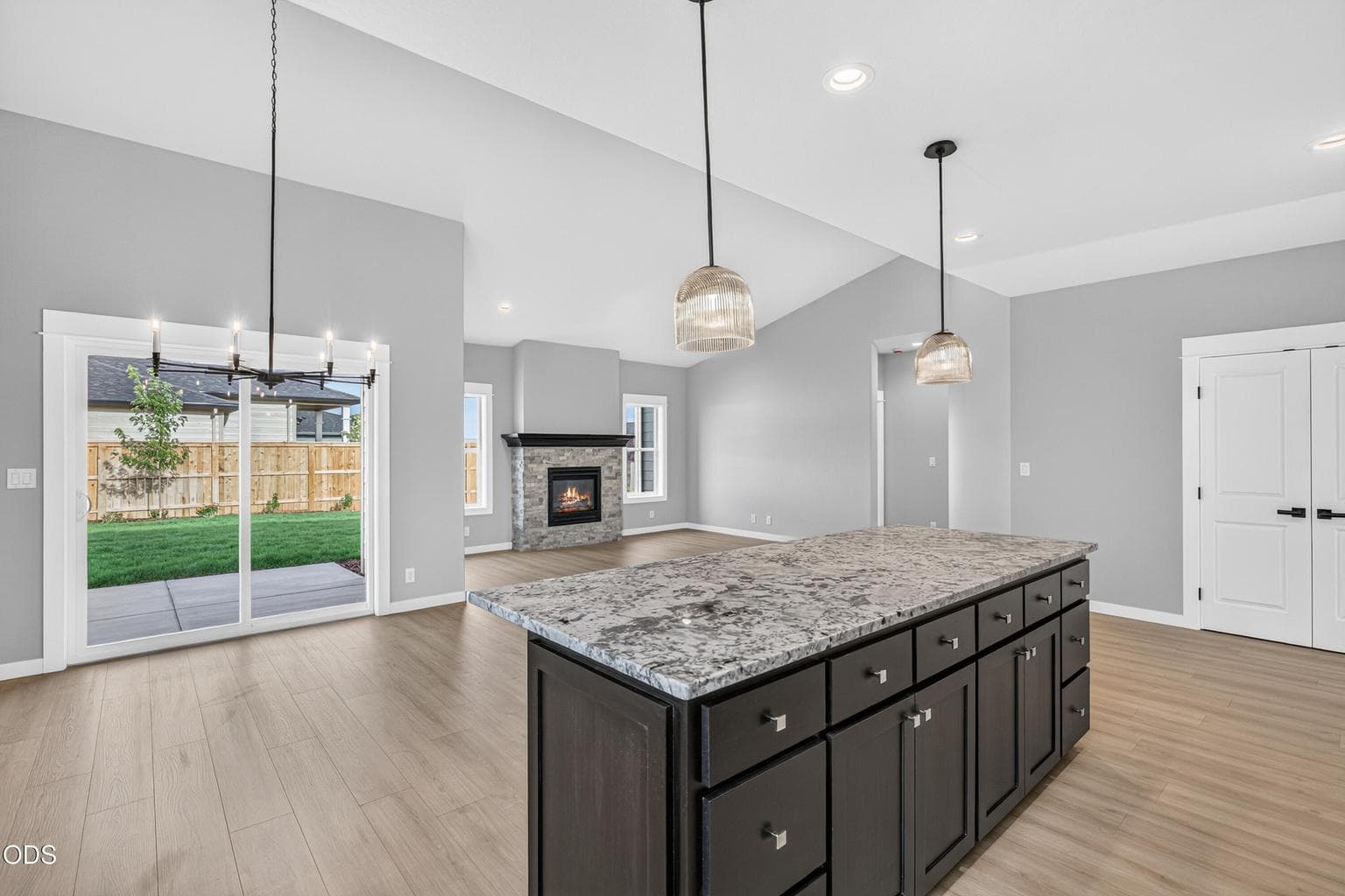 Photo of 3233 Garner Way 2 of 33