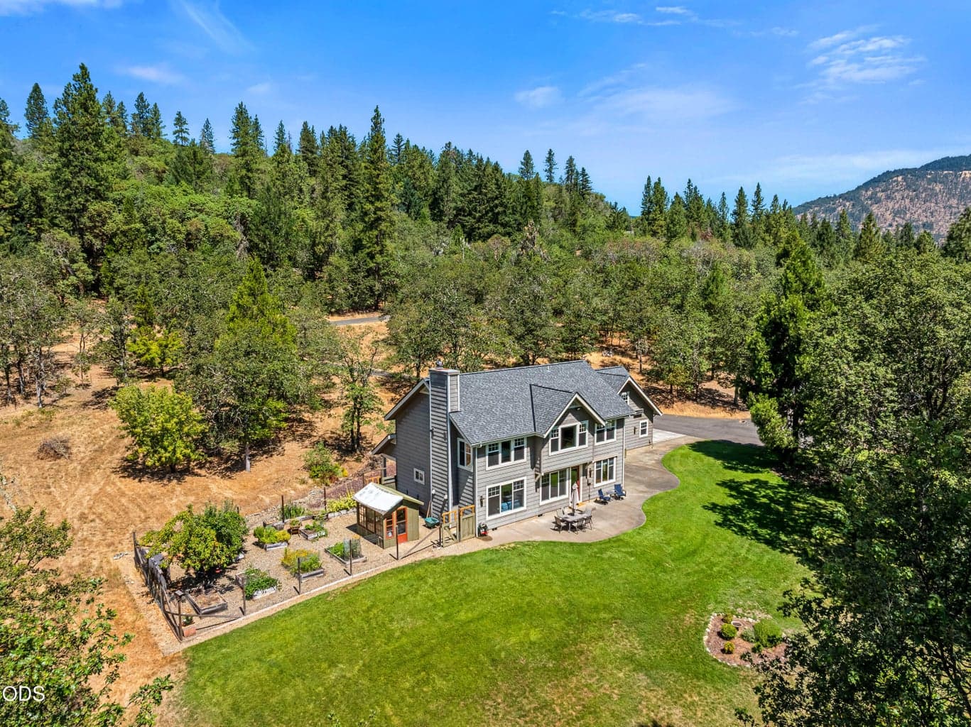 Photo of 375 Mountain Paradise Drive 2 of 57