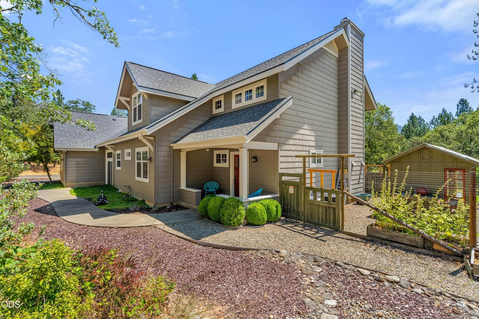 Photo of 375 Mountain Paradise Drive 4 of 57