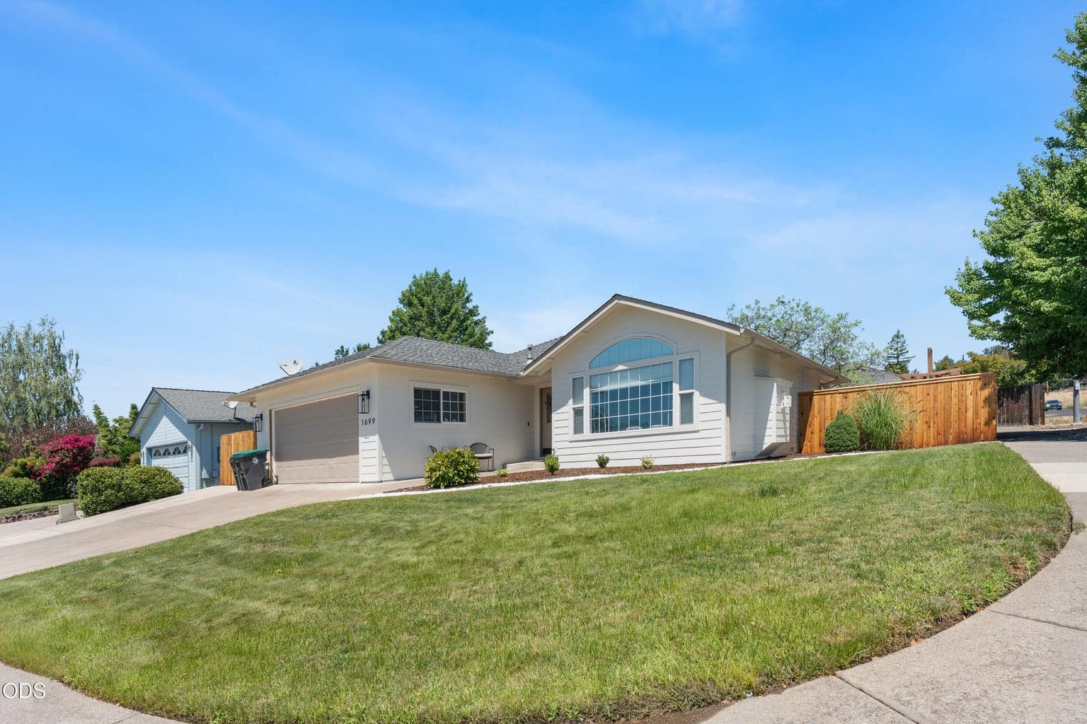 Photo of 1699 Husker Butte Lane 2 of 47