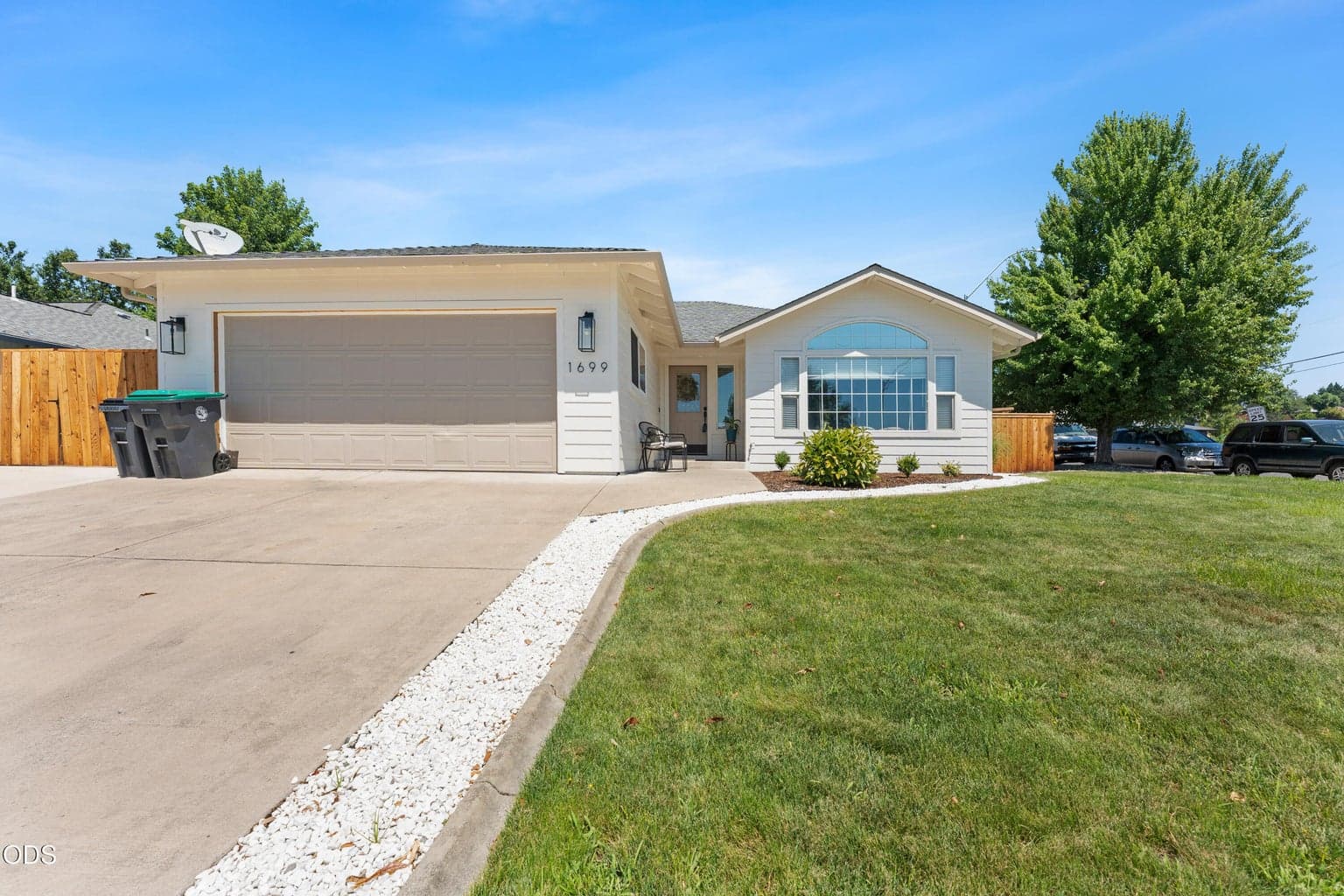 Photo of 1699 Husker Butte Lane 3 of 47