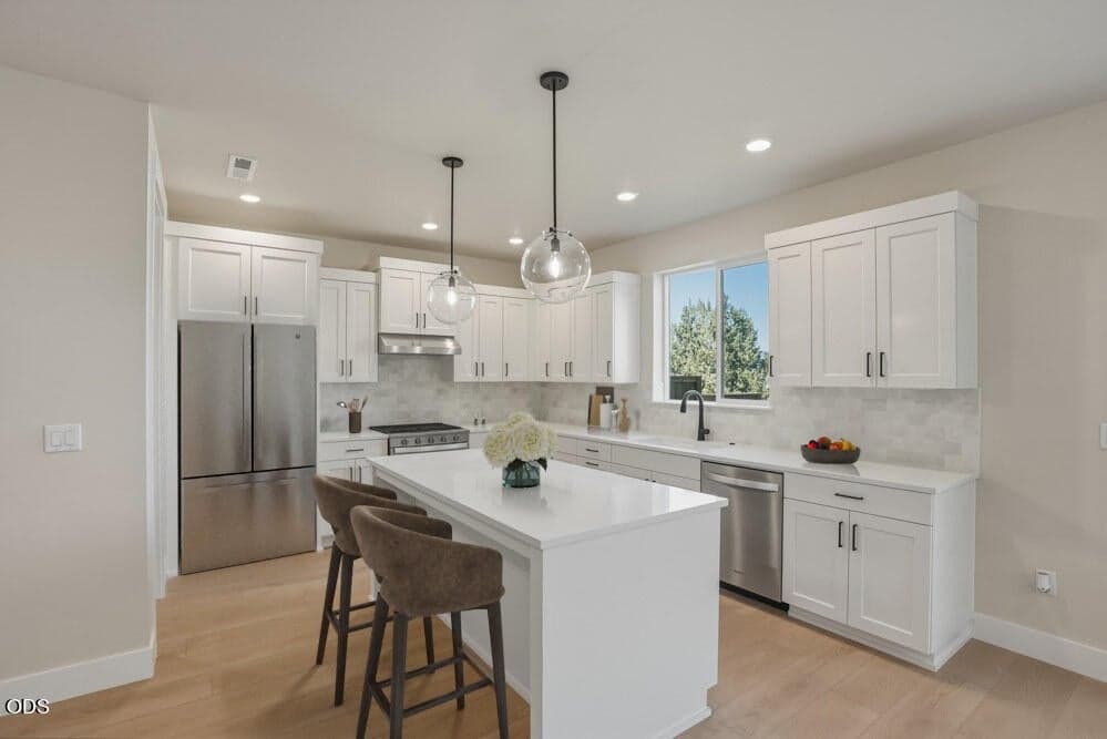 Photo of 60927 Apollo Place 4 of 13