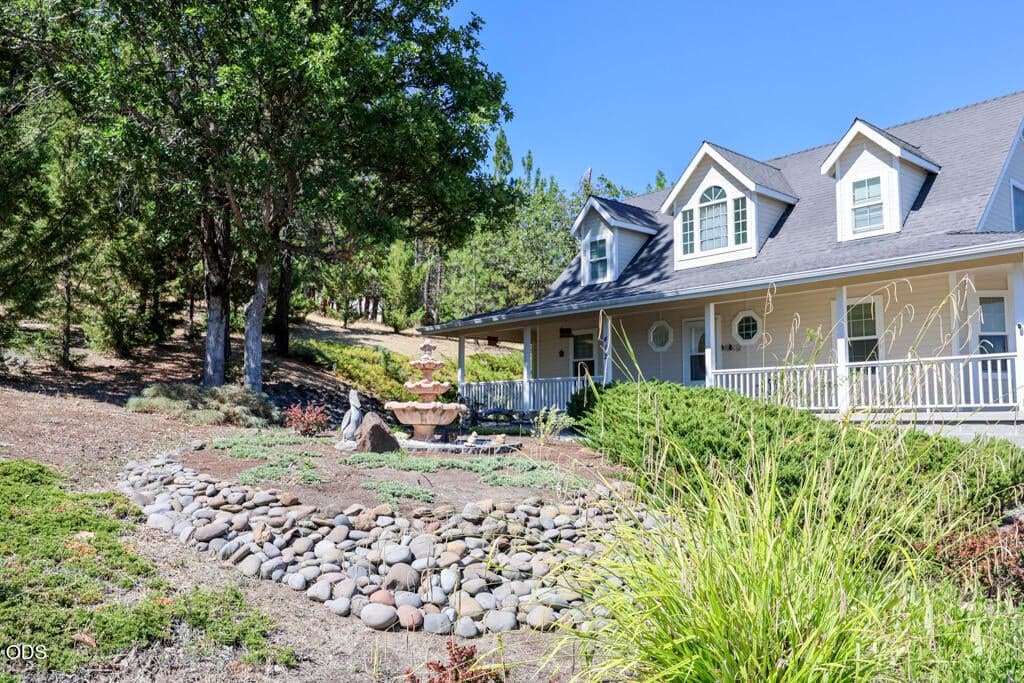 Photo of 412 Country Court 2 of 27