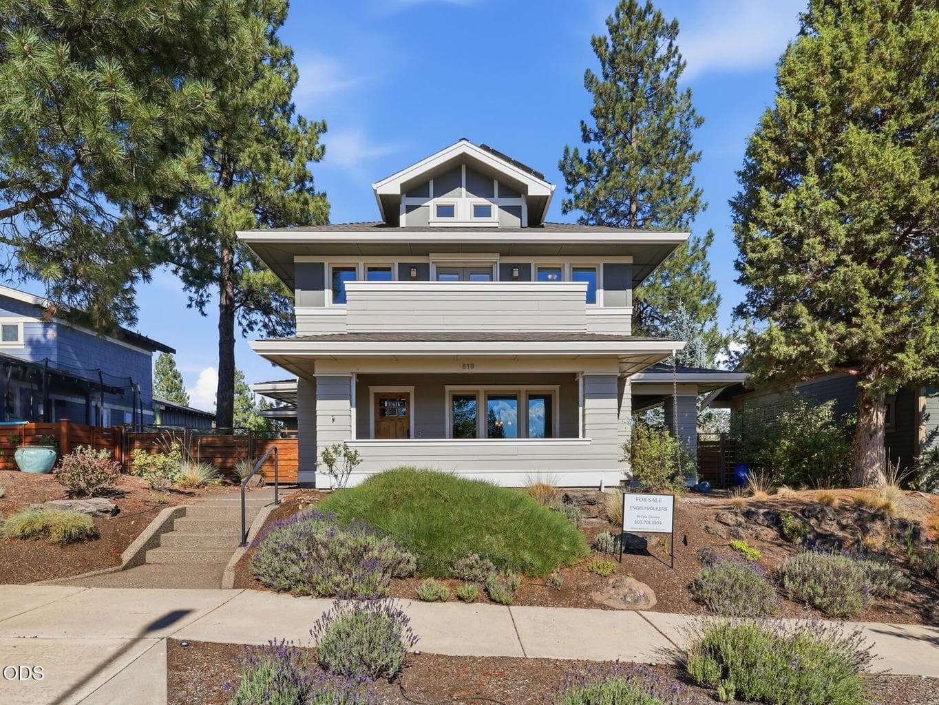 Photo of 810 NW John Fremont Street 1 of 61