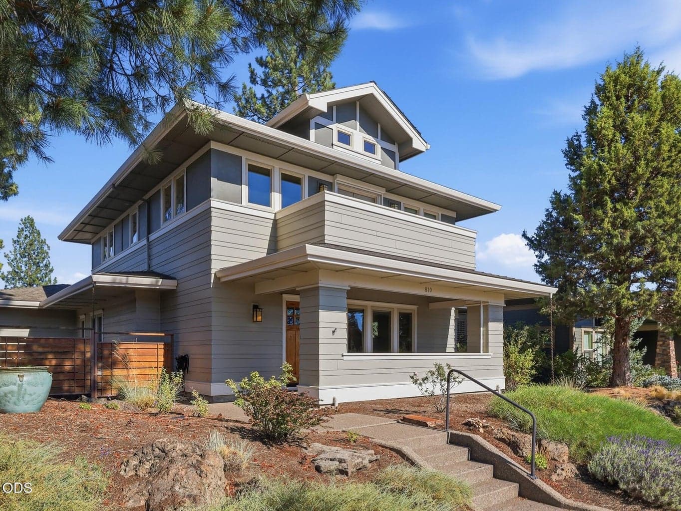 Photo of 810 NW John Fremont Street 2 of 61