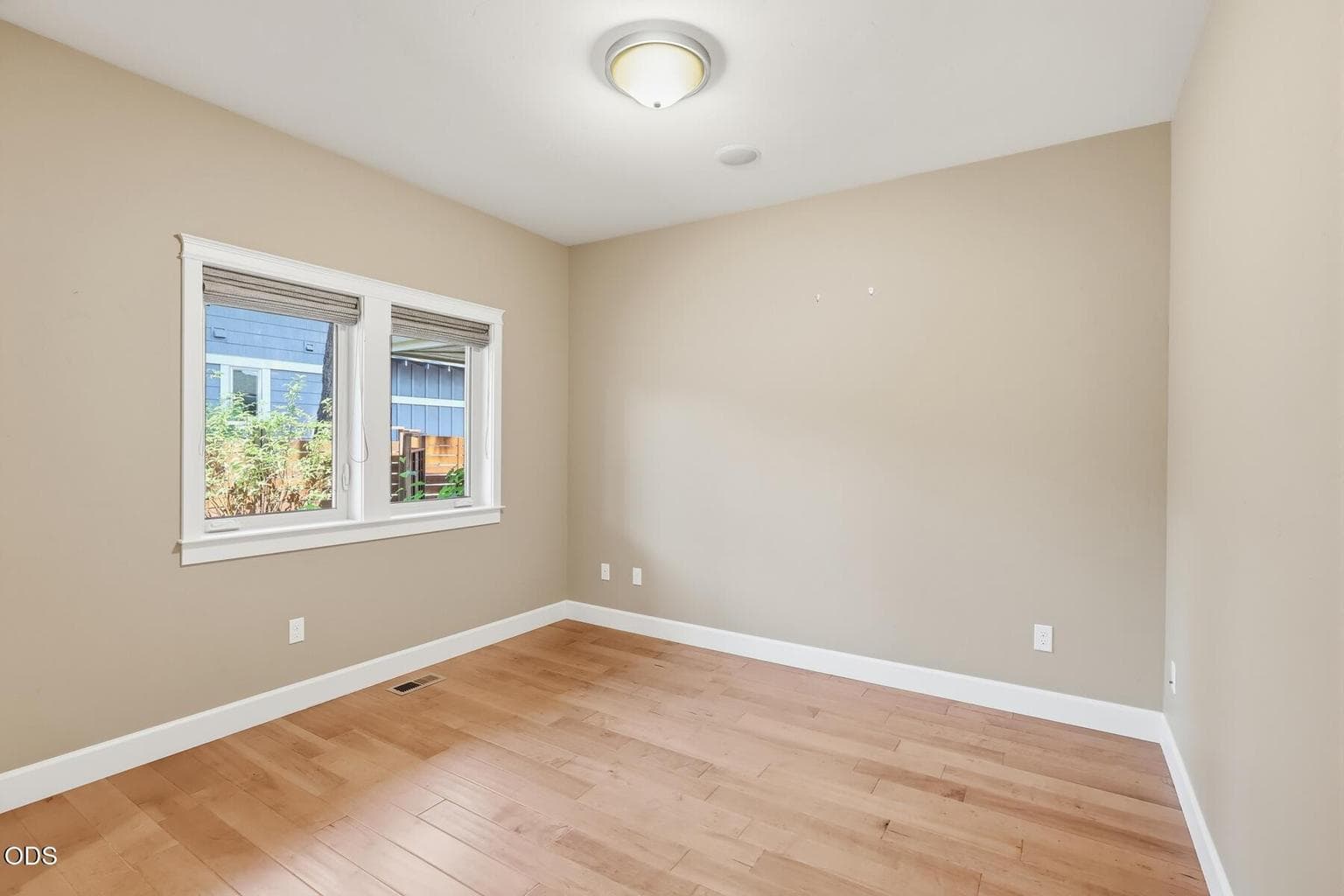 Photo of 810 NW John Fremont Street 23 of 61