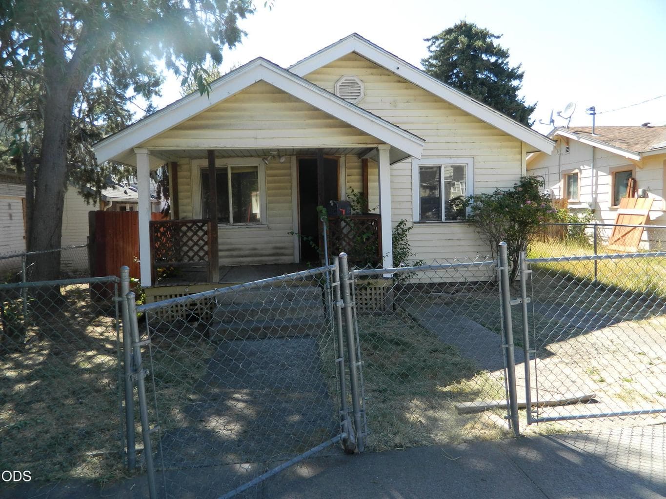 Photo of 1312 Worden Avenue 2 of 11