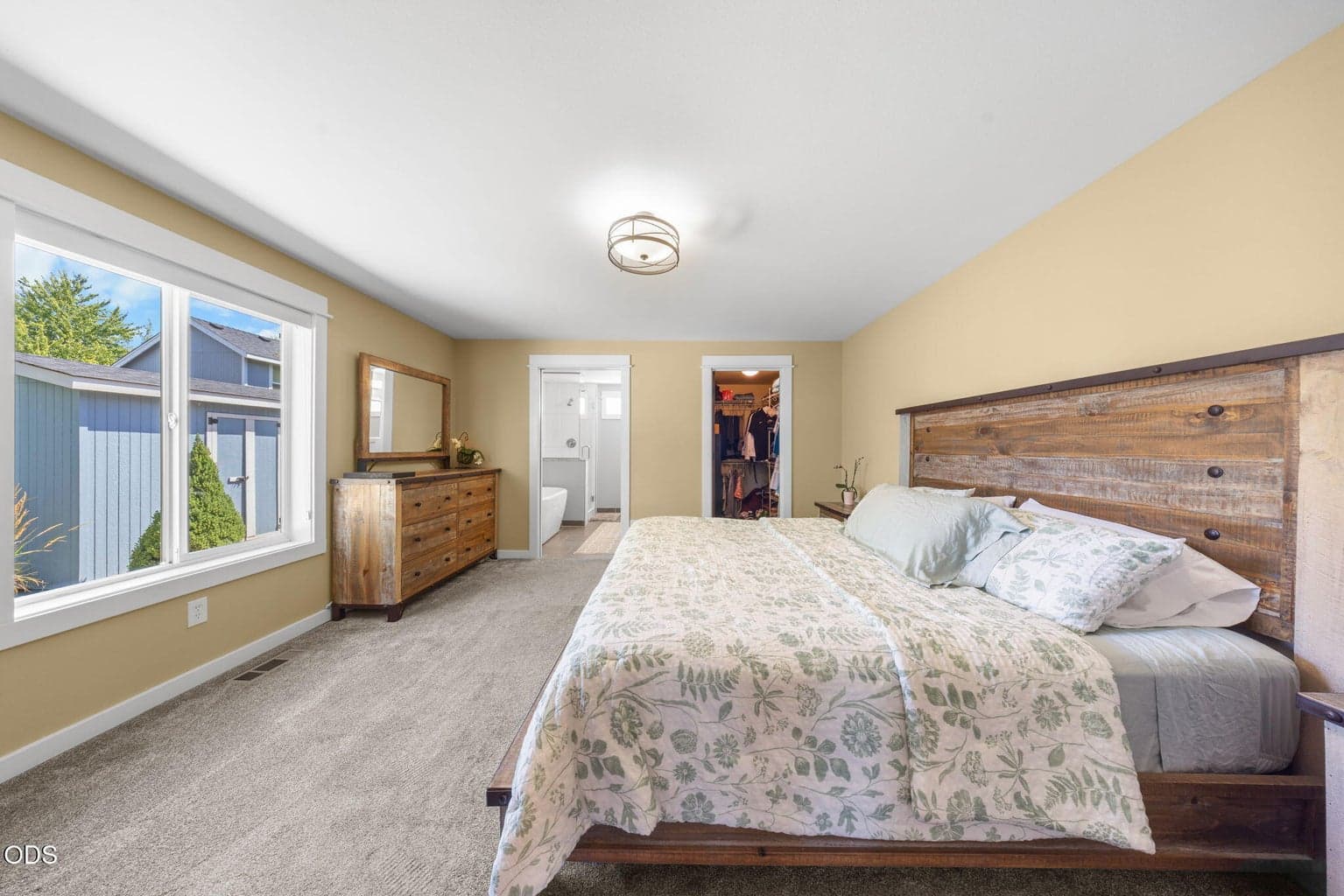 Photo of 2197 NW Kingwood Avenue 17 of 47
