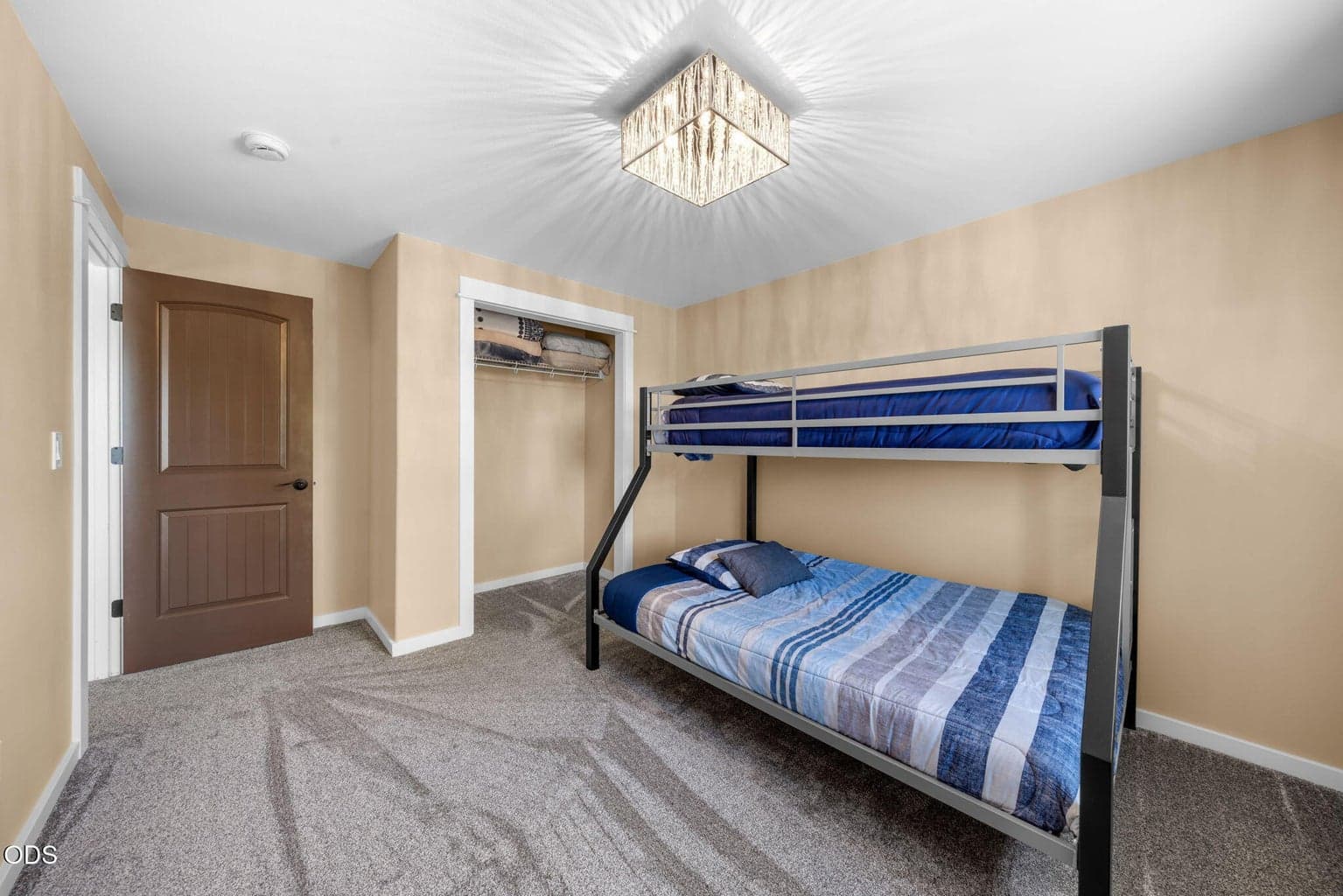 Photo of 2197 NW Kingwood Avenue 28 of 47