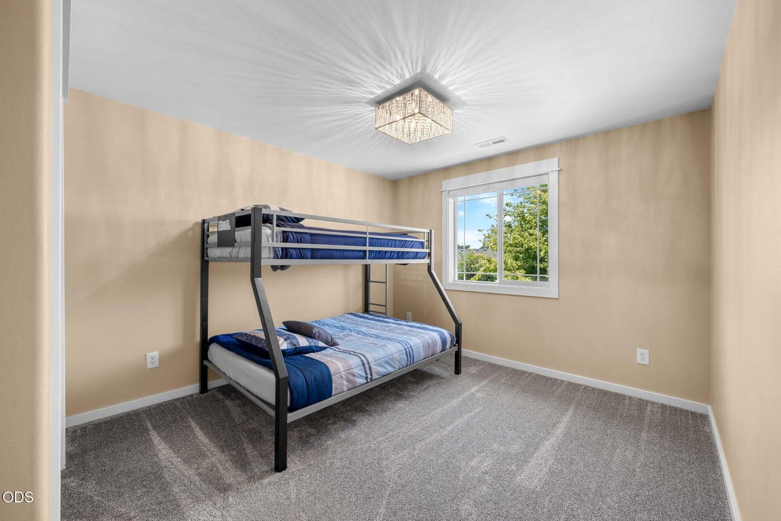 Photo of 2197 NW Kingwood Avenue 29 of 47