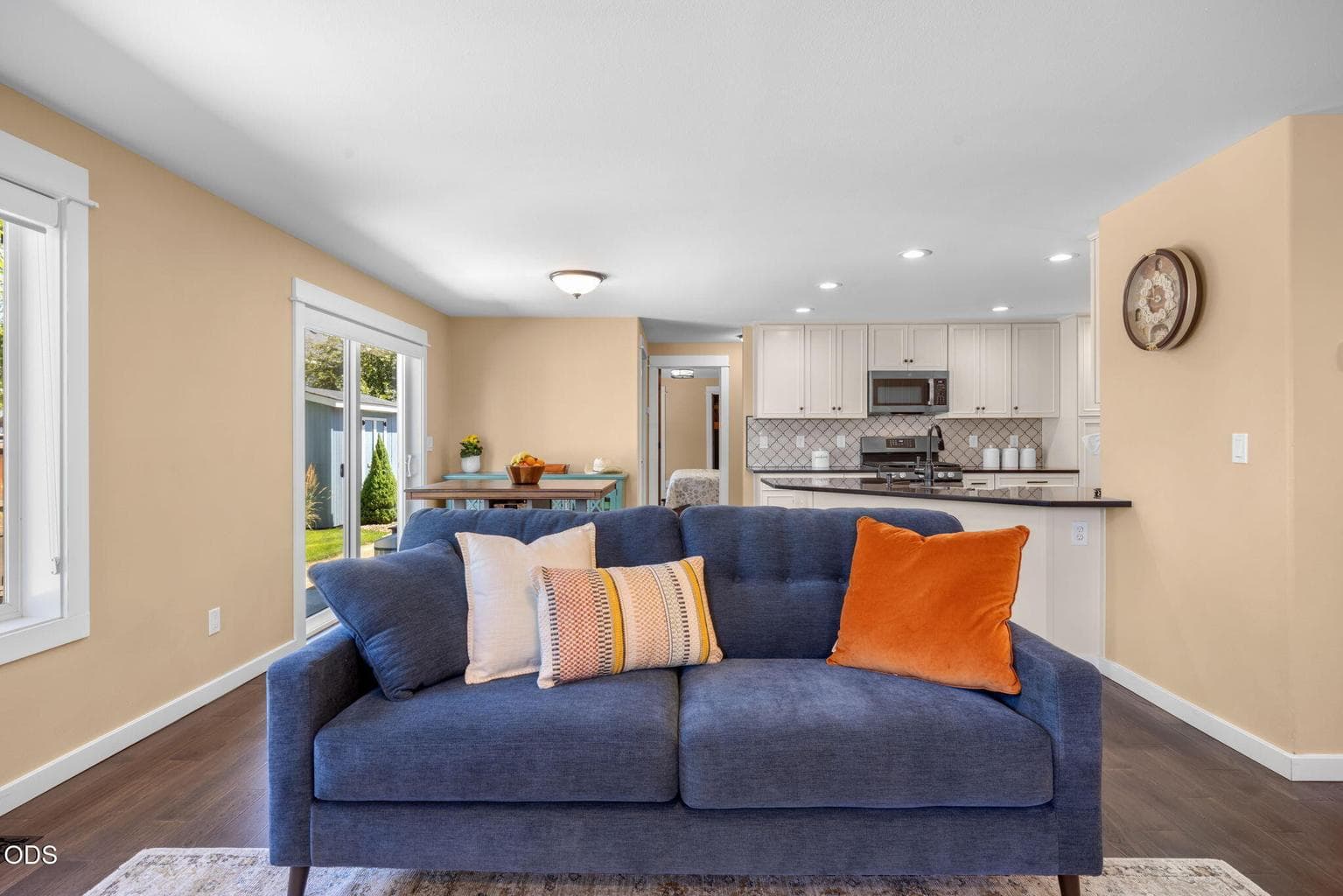 Photo of 2197 NW Kingwood Avenue 8 of 47