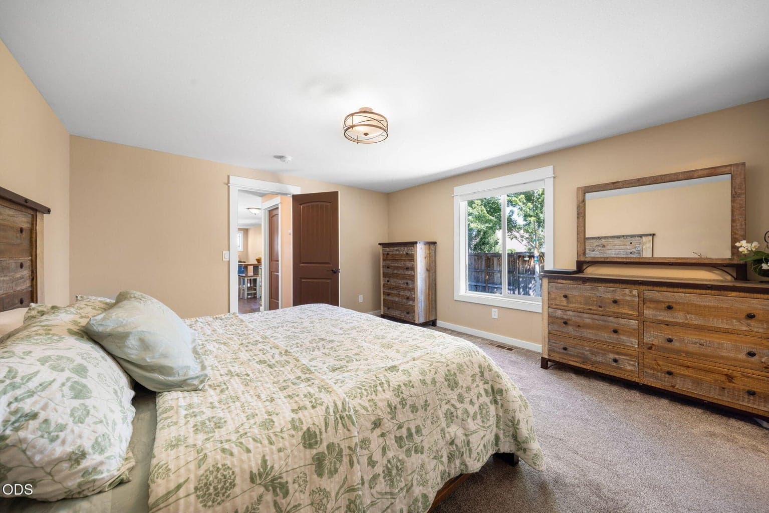 Photo of 2197 NW Kingwood Avenue 18 of 47