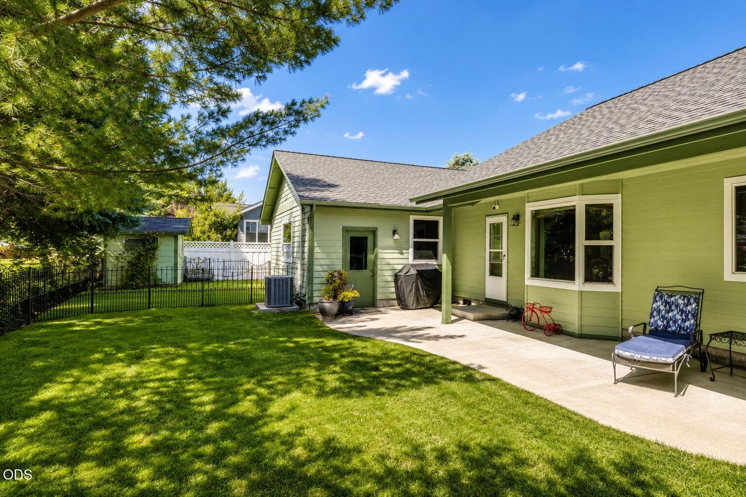Photo of 3350 NE Stonebrook Loop 33 of 41
