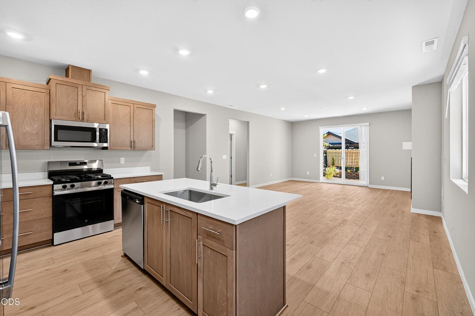 Photo of 2666 26th LP North 3 of 47