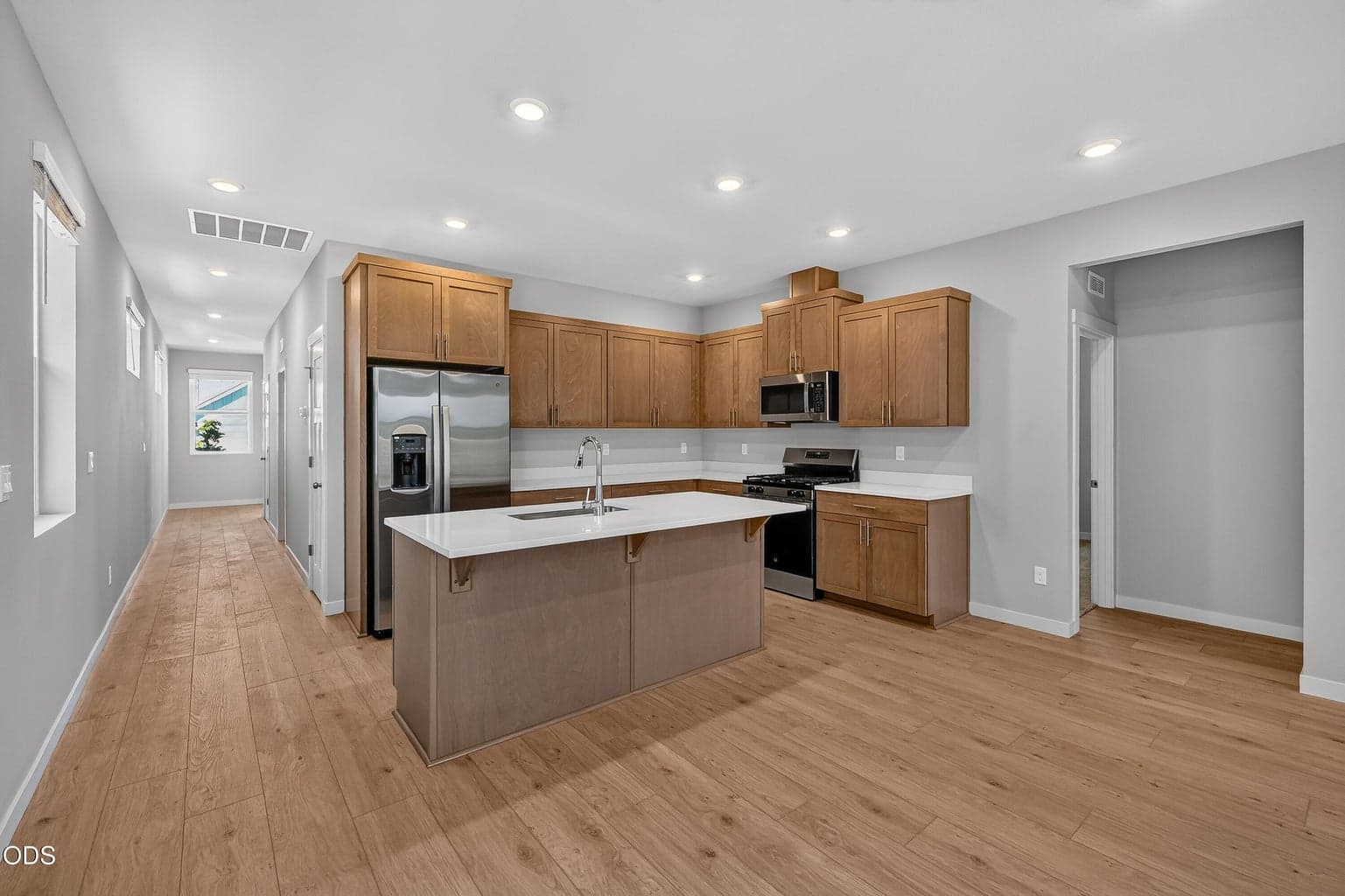 Photo of 2666 26th LP North 5 of 47