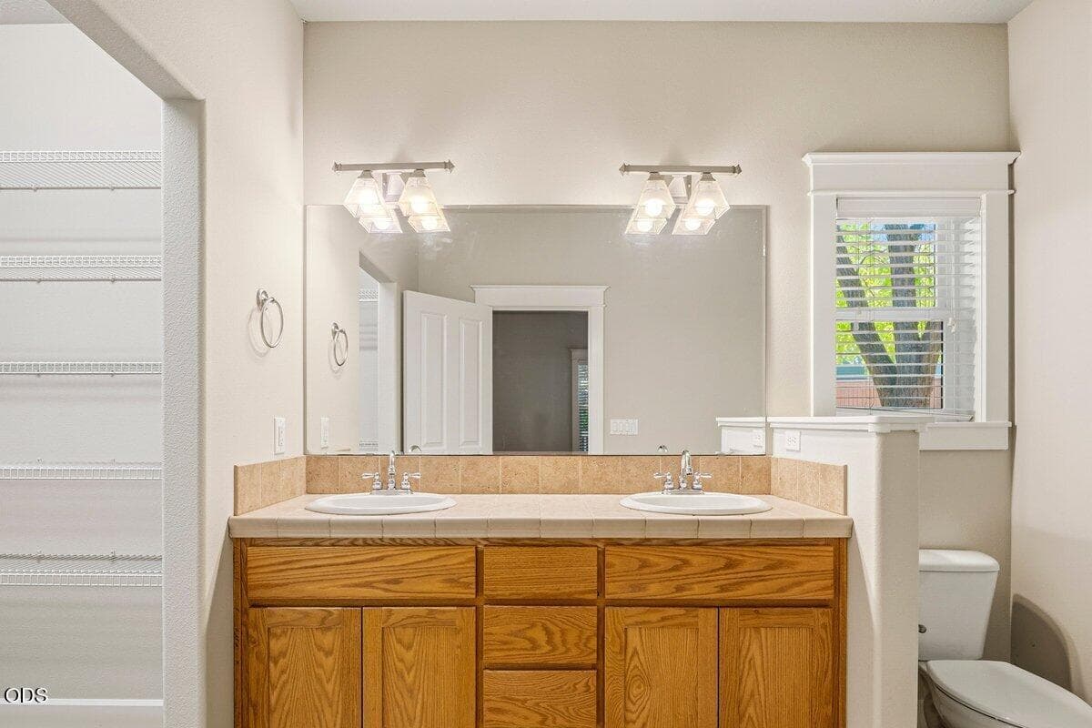 Photo of 20651 NE Sierra Drive 13 of 24