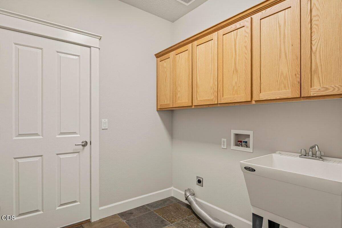 Photo of 20651 NE Sierra Drive 16 of 24