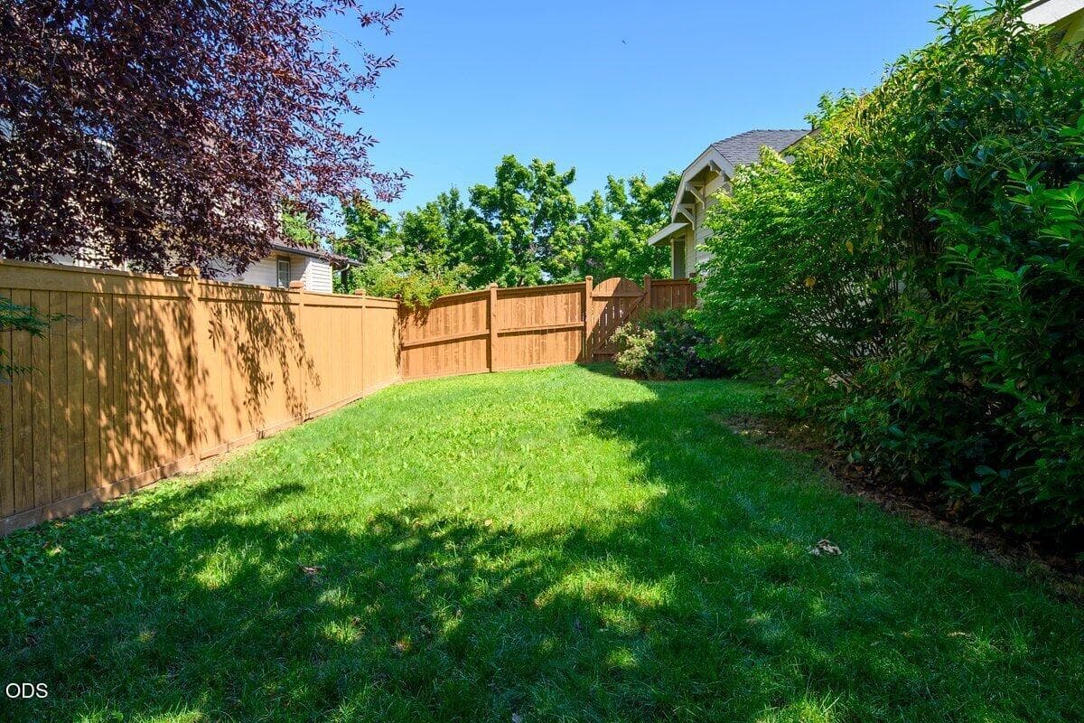 Photo of 20651 NE Sierra Drive 20 of 24