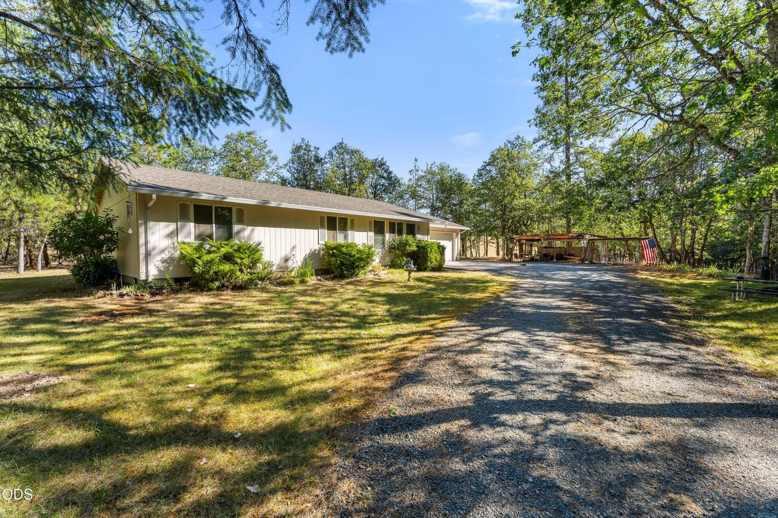 Photo of 7606 Monument Drive 1 of 36