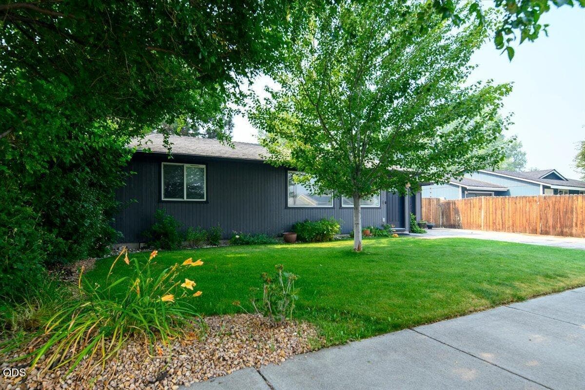Photo of 3146 SW Pumice Place 28 of 30