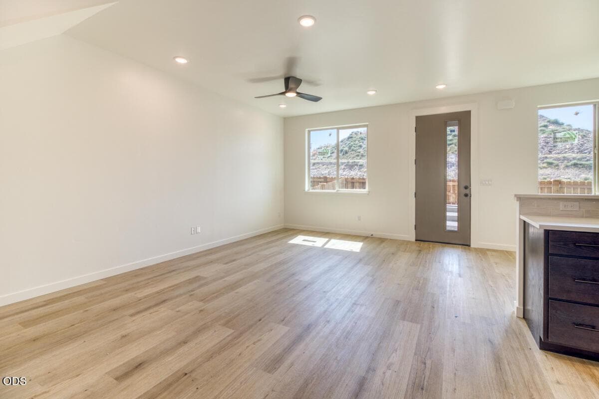 Photo of 894 SE Aquila Drive 6 of 28