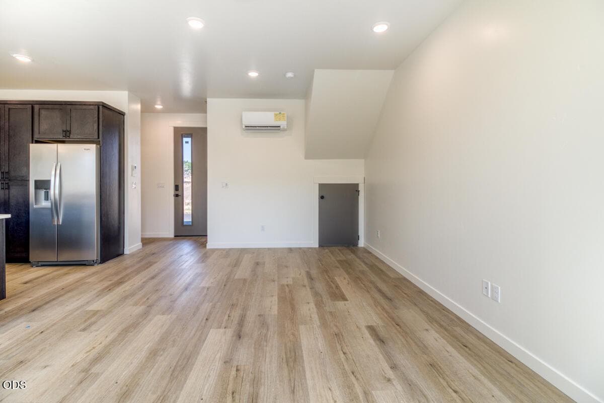 Photo of 894 SE Aquila Drive 7 of 28